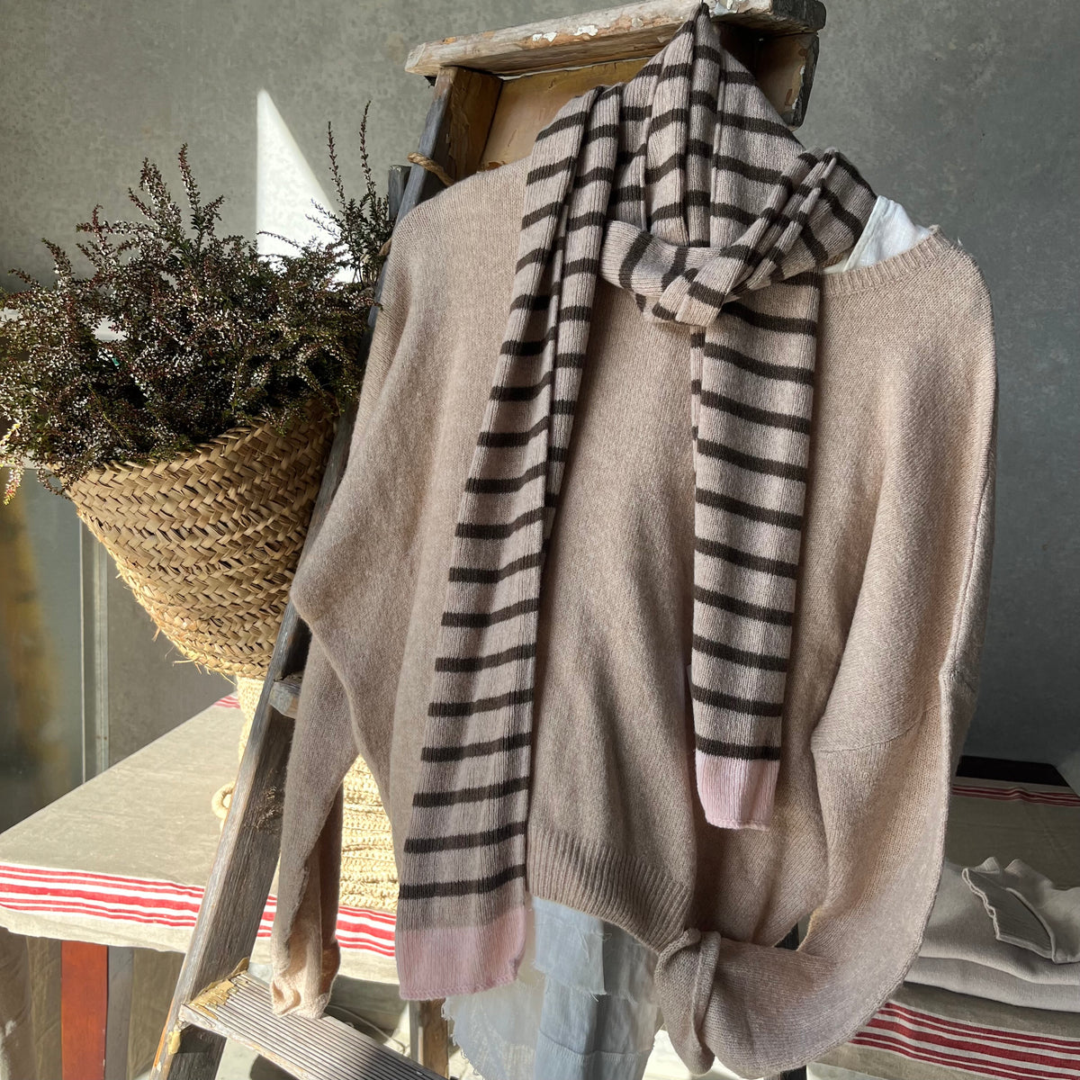 Stripped wool scarf