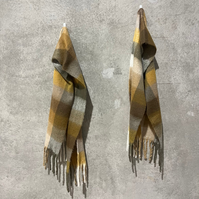 Woolly Checked Scarf
